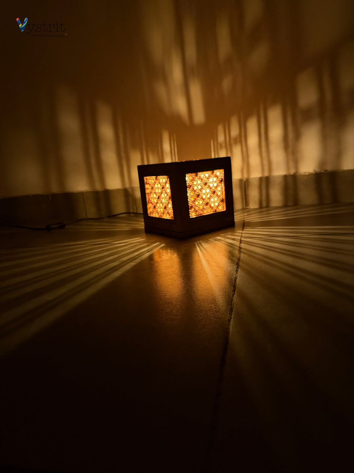 Teak Wood Cube Lamp 7"